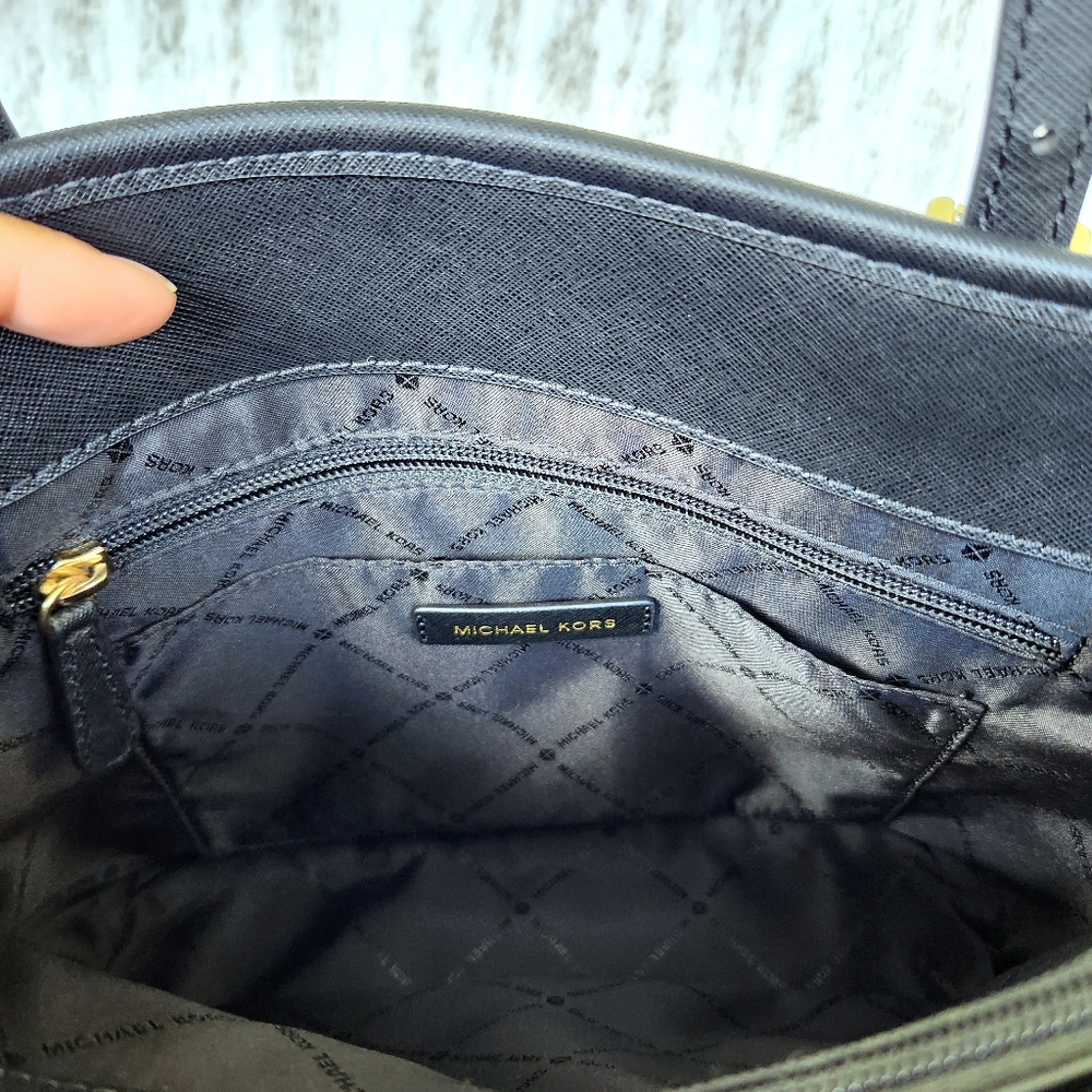 Michael Kors "Saffiano Frame" Jet Set Medium Tote Purse Black Leather Authentic - Picture 10 of 15